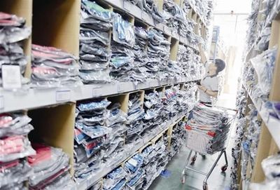 图文:武汉服装电商业遭遇寒意
